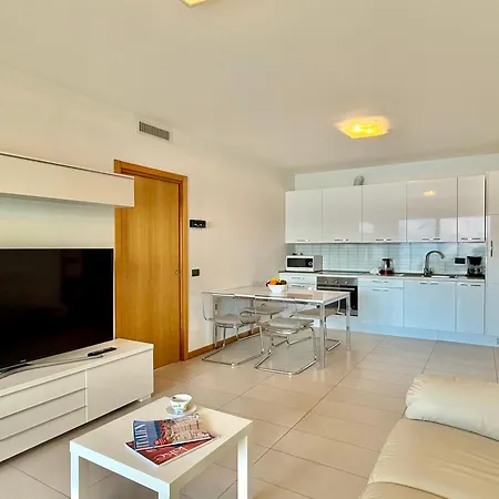 Degli Oleandri 4b Apartment